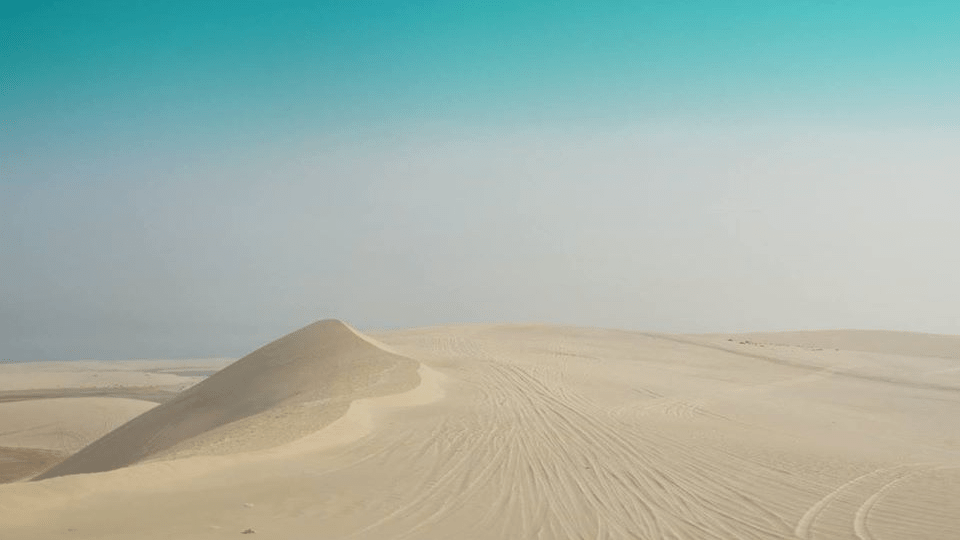 Doha stopover pustynia i błękitne niebo Katar - z dziećmi w Katarze Podróże z dzieckiem