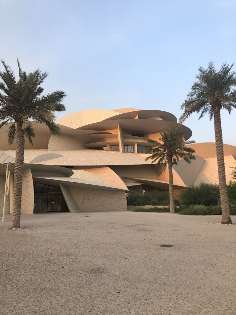 Budynek Muzeum Narodowe Kataru National Museum of Qatar - Katar Mistrzostwa Świata 2022
